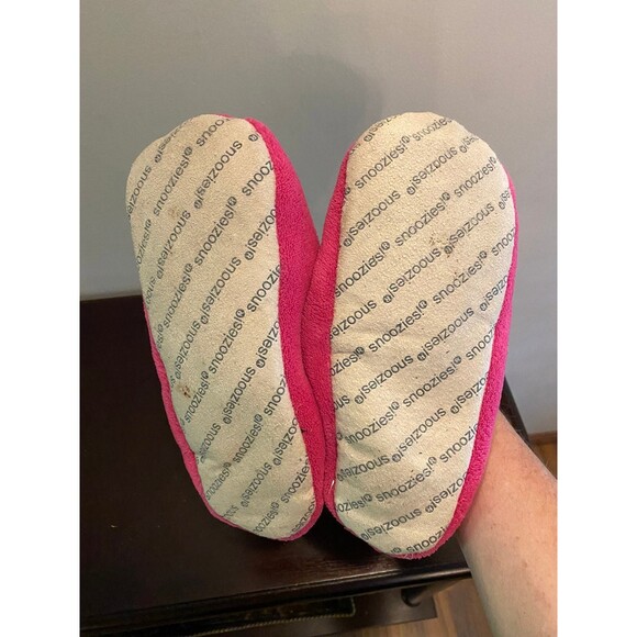 Slippers size 9/10 women snoozies - Picture 2 of 4